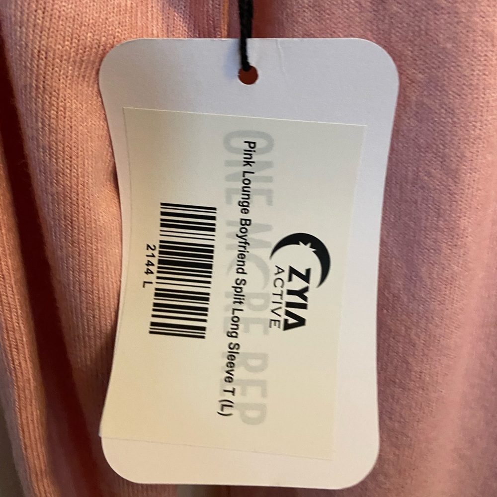 Brand new with tags Zyia boyfriend split long sleeve